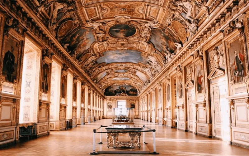 bao tang louvre bieu tuong nghe thuat lich su va kien truc nuoc phap